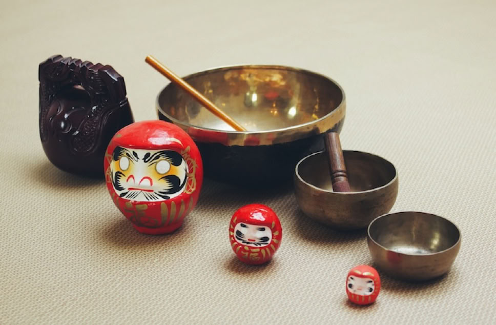 Klankschalen en Daruma's